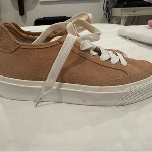 Rag and Bone Tan Suede Sneakers with White Soles size 37.5 or 7.5. Barely worn